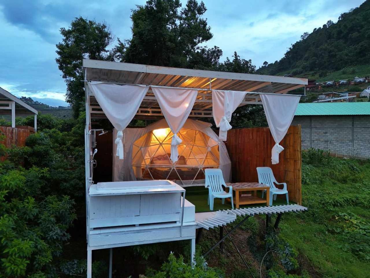 ภูวิมาน ม่อนแจ่ม Hotel Mon Jam ภายนอก รูปภาพ